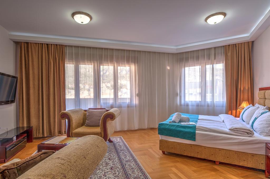 Hotel Magnolia Tivat Exterior photo